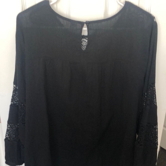 Old navy long sleeve lace blouse - Picture 4 of 4